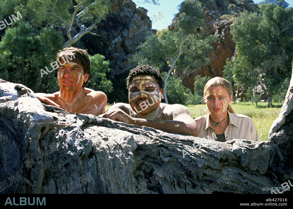 ANTHONY ANDERSON, ESTELLA WARREN and JERRY O'CONNELL in KANGAROO JACK, 2003, directed by DAVID MCNALLY. Copyright WARNER BROS. PICTURES.