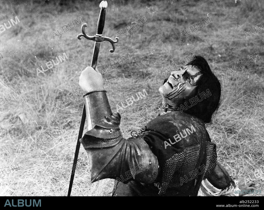 LAURENCE OLIVIER in RICHARD III, 1955, directed by LAURENCE OLIVIER. Copyright OLIVIER PRODS/LONDON FILMS/BIG BEN FILMS.
