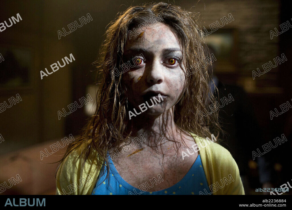 SARAH HYLAND in SCARY MOVIE 5, 2013, directed by MALCOLM D. LEE. Copyright DIMENSION FILMS.