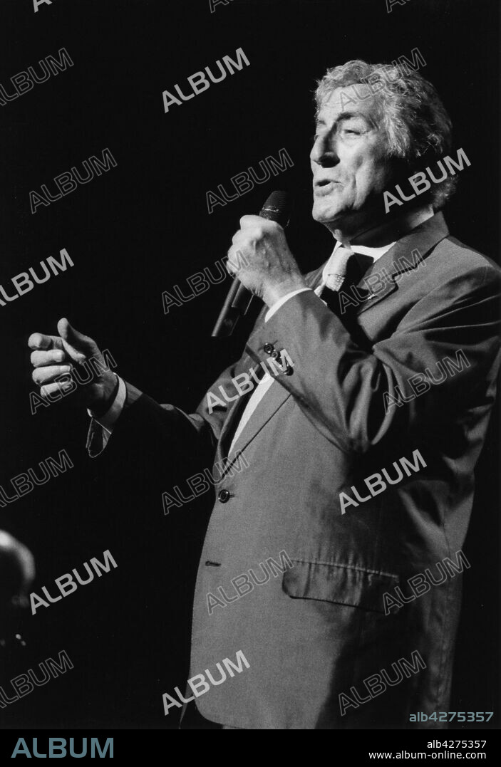 BRIAN FOSKETT. Tony Bennet, North Sea Jazz Festival, The Hague, 2000.