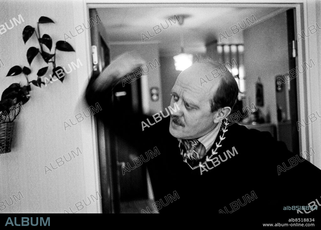 KIRUNA 1970.. ETT ÅR EFTER STREJKEN. TV-program, en rapport från malmfälten av Bertil Hedlund och Gustaf Olivecrona.. Sänt första gången 1970-12-08.. Här ses Ove Bergalm, anställd i LKAB.. Foto: Ulf Stråhle / RiR / SVT / Kod: 5600. Bild och reportage publ. i RiR 50/70 sid. 23-25, 61, 63.. RiR 20032 sv/v neg.