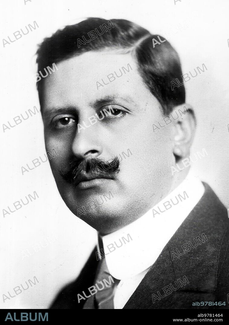 August 1921. The new plenipotentiary minister of Mexico in Spain, Don Miguel Alessio Robles, who has presented his Letters of Credence to HM The King -.