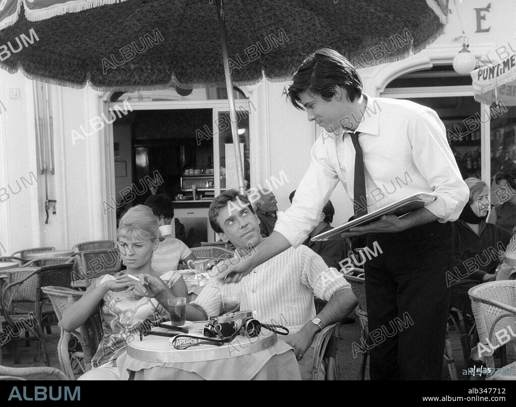 DIRK BOGARDE und JULIE CHRISTIE in DARLING, 1965, unter der Regie von JOHN SCHLESINGER. Copyright EMBASSY PICTURES.