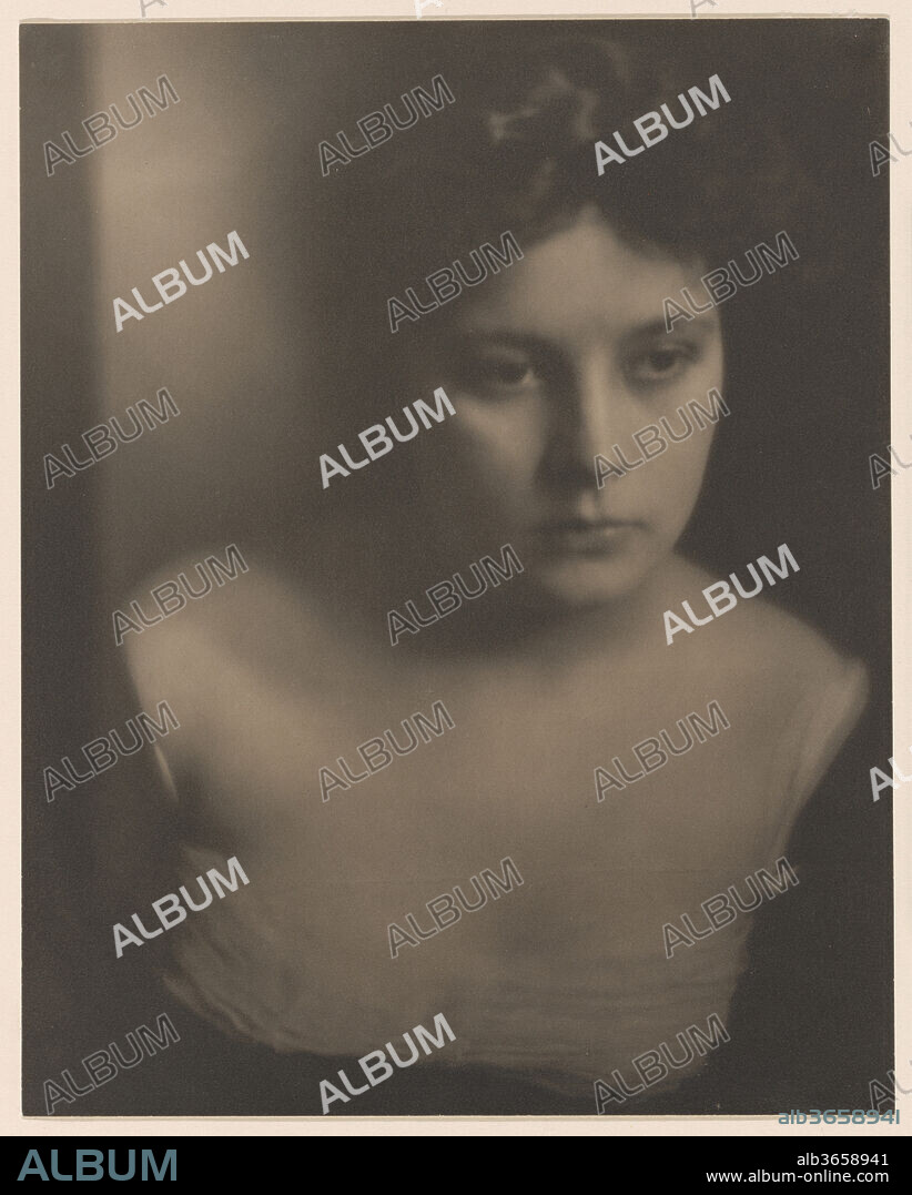 [Portrait Study of a Young Woman: Head and Shoulders]. Artist: Alfred Stieglitz (American, Hoboken, New Jersey 1864-1946 New York); Clarence H. White (American, 1871-1925). Dimensions: 24.0 x 19.1 cm. (9  7/16  x 7  1/2  in.). Date: 1907, printed 1907-9.