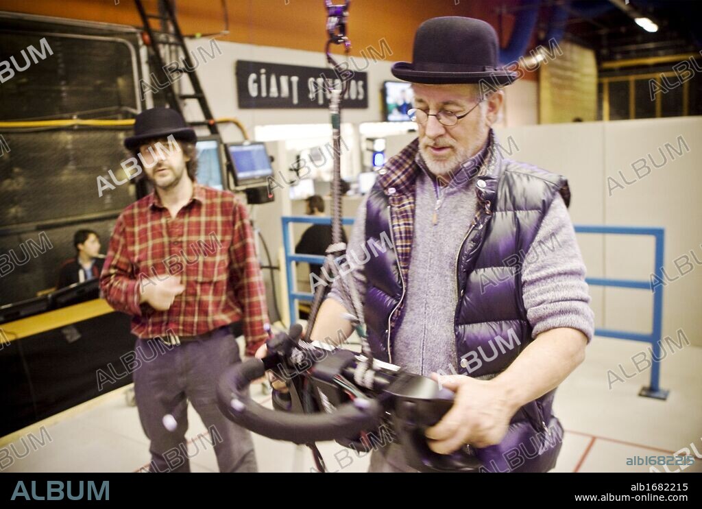 PETER JACKSON et STEVEN SPIELBERG dans ADVENTURES OF TINTIN, THE: THE SECRET OF THE UNICORN, 2011, réalisé par STEVEN SPIELBERG. Copyright PARAMOUNT PICTURES.