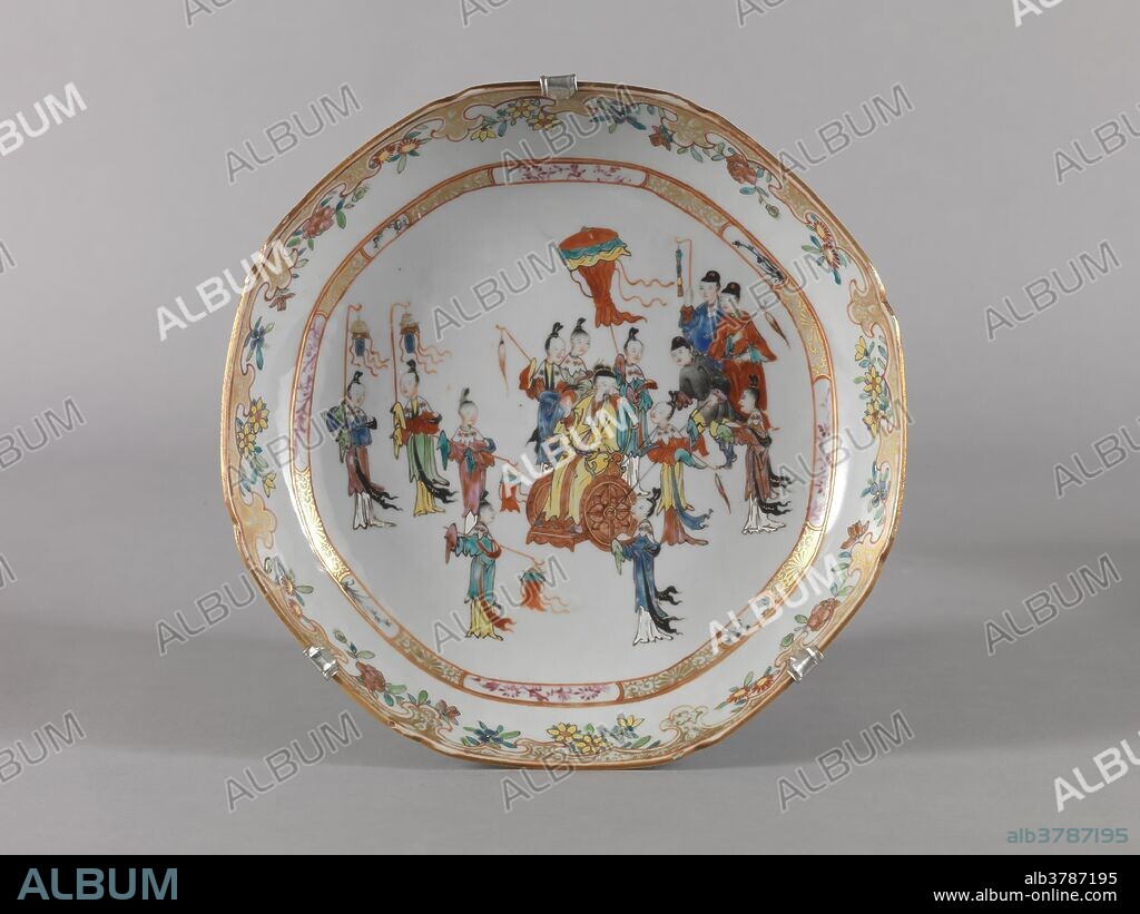 ANONIMO. Anónimo / 'Fuente circular de porcelana china. Compañía de las Indias'. Primera mitad del siglo XVIII. Pasta dura china.