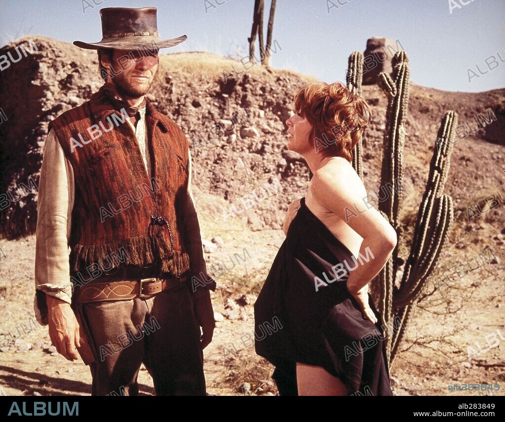 CLINT EASTWOOD und SHIRLEY MACLAINE in TWO MULES FOR SISTER SARA, 1970, unter der Regie von DON SIEGEL. Copyright UNIVERSAL/MALPASO.