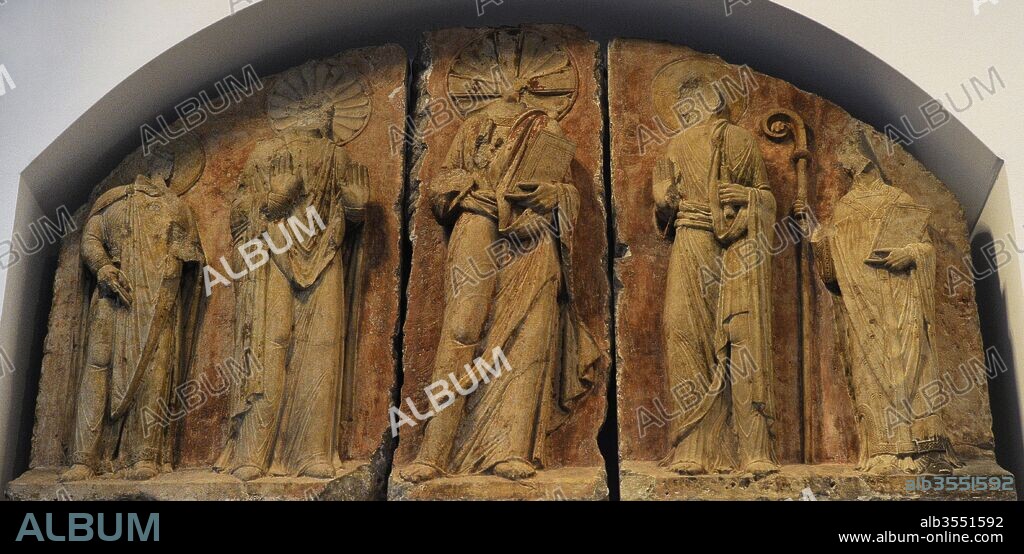 Arte románico. Relieve del tímpano de la Iglesia de San Pantaleon, Colonia, Alemania, 1150-1175. Piedra caliza. Museo Schnutgen. Colonia, Alemania.