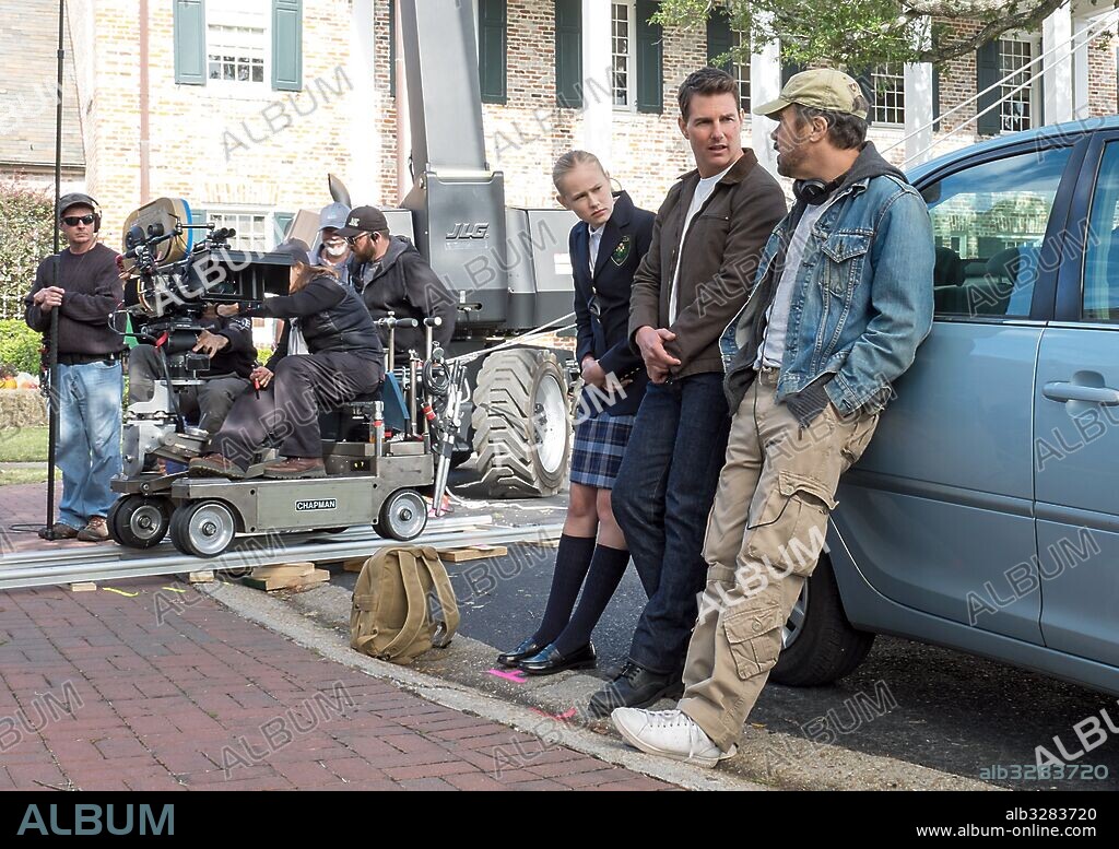 DANIKA YAROSH, EDWARD ZWICK y TOM CRUISE en JACK REACHER: NUNCA VUELVAS ATRÁS, 2016 (JACK REACHER: NEVER GO BACK), dirigida por EDWARD ZWICK. Copyright PARAMOUNT PICTURES/SKYDANCE PRODUCTIONS/TC PRODUCTIONS.