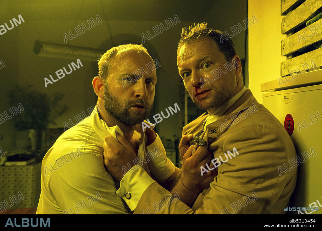 BORYS SZYC and MACIEJ STUHR in PLANETA SINGLI 3, 2019, directed by MICHAL CHACINSKI and SAM AKINA. Copyright Gigant Films.