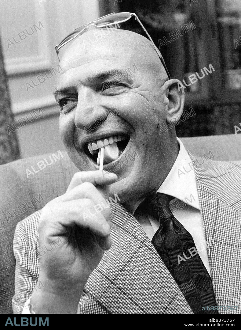 TELLY SAVALAS dans KOJAK, 1973, réalisé par JEANNOT SZWARC et RUSS MAYBERRY. Copyright UNIVERSAL TV.