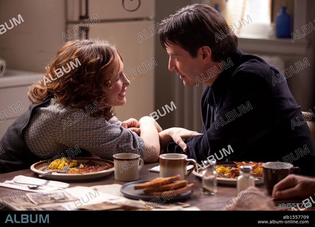 KEANU REEVES and VERA FARMIGA in HENRY'S CRIME, 2010, directed by MALCOLM VENVILLE. Copyright MIMRAN SCHUR PICTURES.