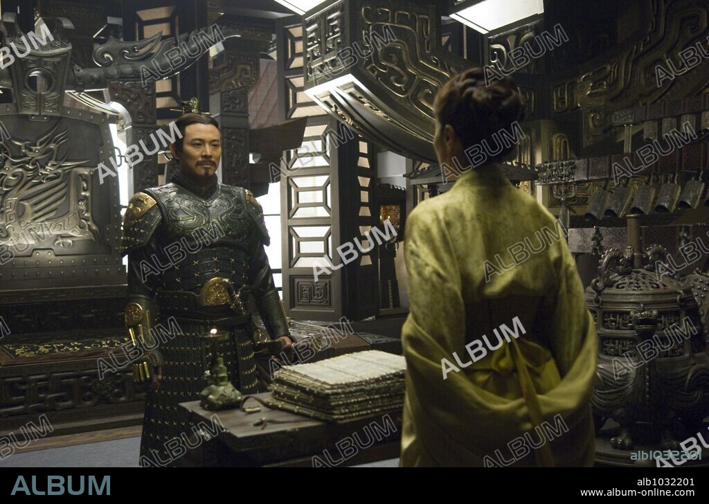 JET LI y MICHELLE YEOH en MOMIA: LA MOMIA: LA TUMBA DEL EMPERADOR DRAGON, 2008 (MUMMY: THE MUMMY: TOMB OF THE DRAGON EMPEROR), dirigida por ROB COHEN. Copyright UNIVERSAL PICTURES/RELATIVITY MEDIA/SOMMERS COMPANY,THE/ / BOLAND, JASIN.