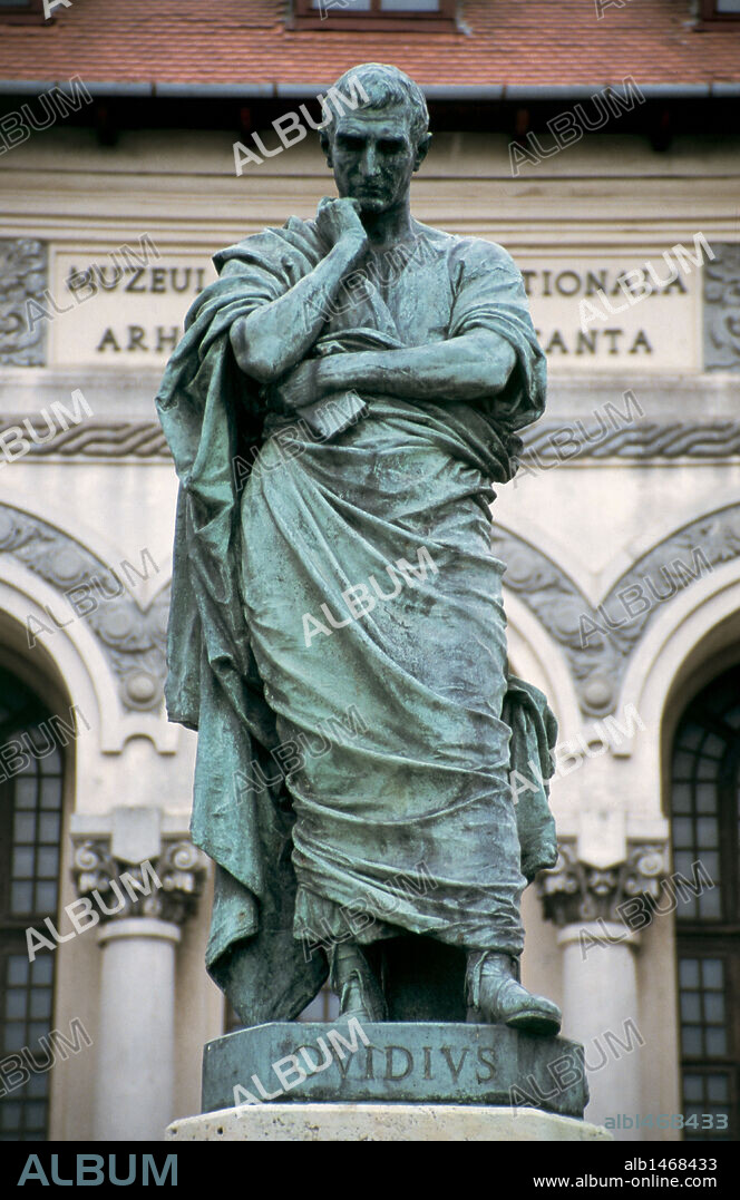 PUBLIO OVIDIO NASON (Publius Ovidius Naso). (43 aC-17). Poeta latino. ESTATUA del poeta (1887). CONSTANZA. Región de Dobrudja (Dobrogea). Rumanía.