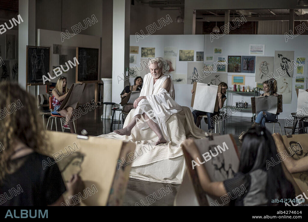 DEREK JACOBI in THE HISTORY OF LOVE, 2016, directed by RADU MIHAILEANU. Copyright 2.4.7. Films / Oï Oï Oï Productions / Caramel Film.