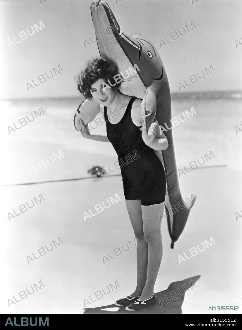 Santa Monica, California:  July, 1928. Fanny Brice and her friend while she is on location for filming her first motion picture, 'My Man'.
