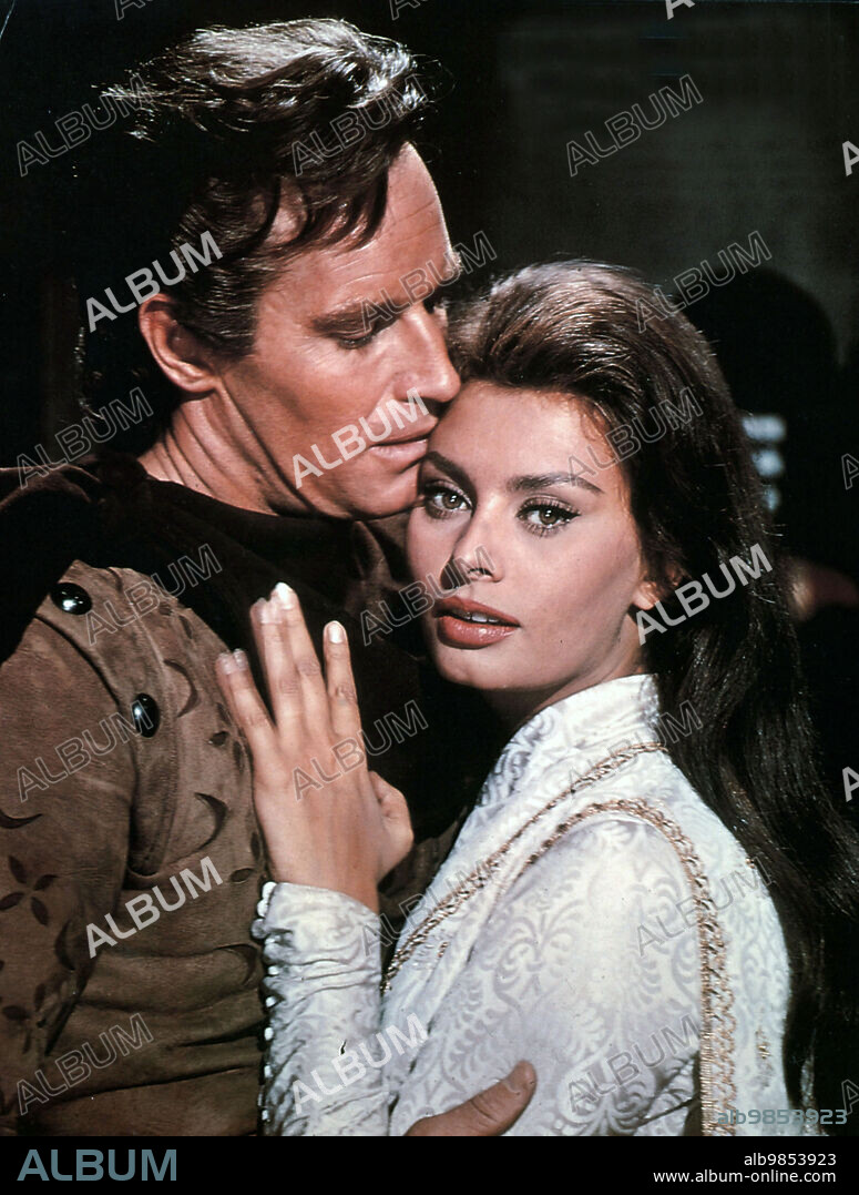 CHARLTON HESTON y LOREN SOPHIA / LOREN SOFIA 1934/. CHARLTON HESTON y SOPHIA LOREN en EL CID, 1961, dirigida por ANTHONY MANN. Copyright ALLIED ARTISTS.