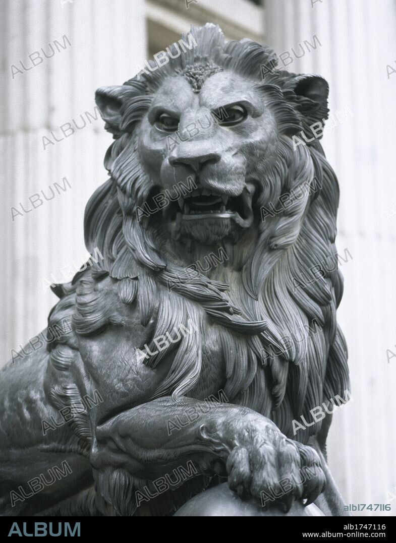 ARTE SIGLO XIX. ESPAÑA. PONZANO Y GASCON, Ponciano (Zaragoza, 1813-Madrid 1877). Escultor español. LEON (1848) que flanquea la entrada del PALACIO DEL CONGRESO DE LOS DIPUTADOS (1843-1850). MADRID.