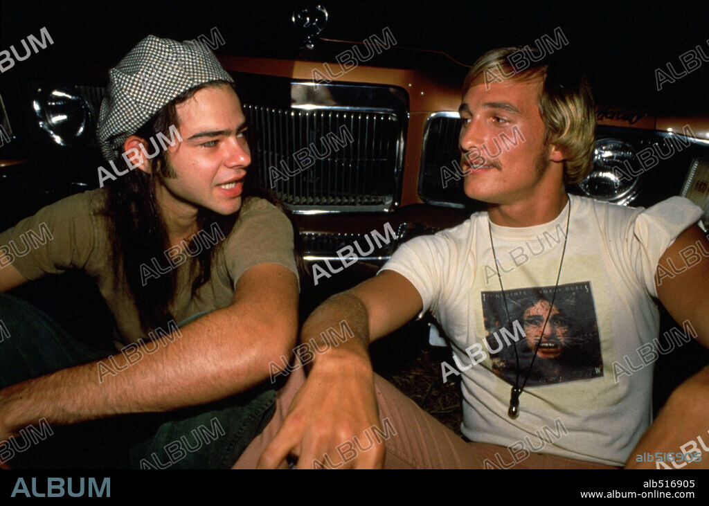 MATTHEW McCONAUGHEY and RORY COCHRANE in DAZED AND CONFUSED, 1993, directed by RICHARD LINKLATER. Copyright ALPHAVILLE.