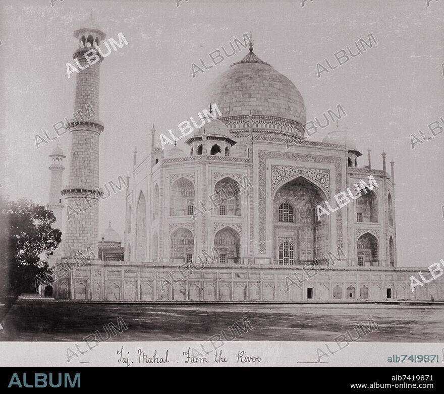Samuel Bourne (1863-1870). Taj Mahal - from the River, England, late 1860s. Photograph, albumen print. Inv. Nr. M. 90.24.42, Los Angeles, County Museum of Art.