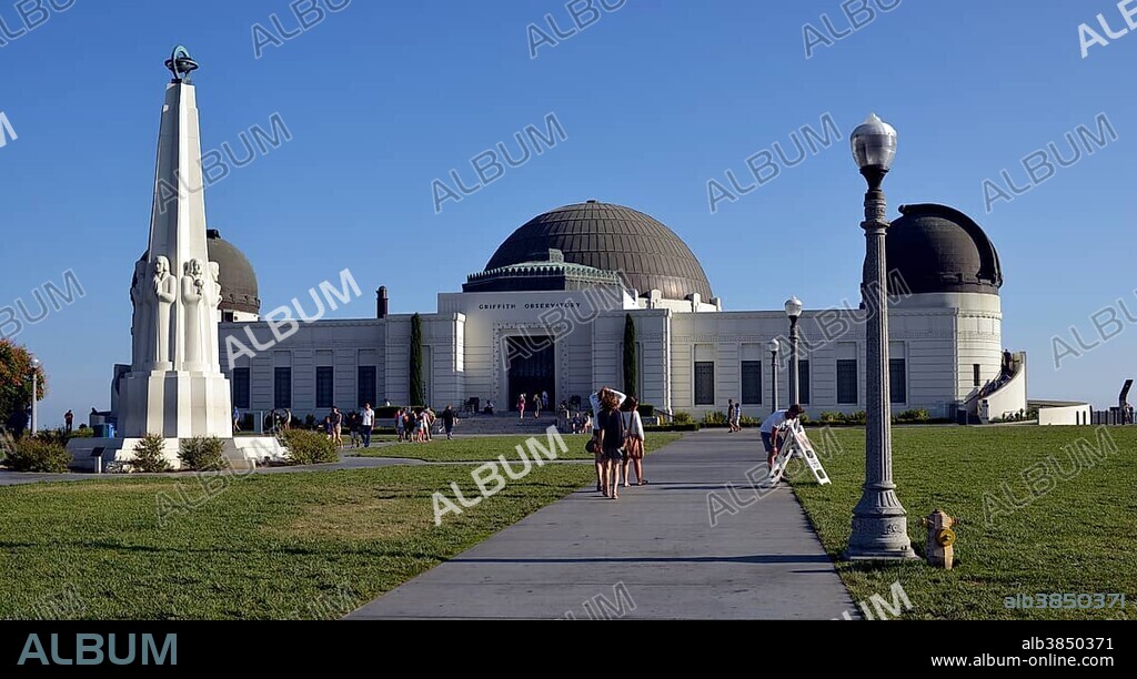 Griffith Observatory, Griffith Park, Hollywood Hills, Los Angeles, California, United States of America, USA, PublicGround