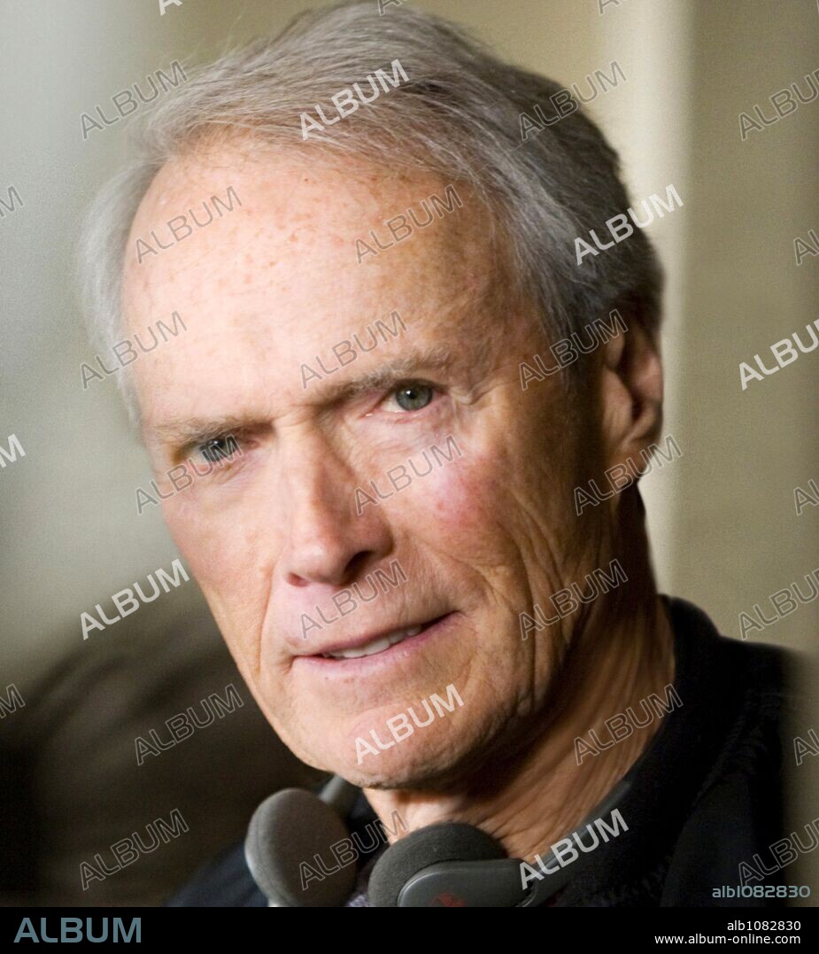 CLINT EASTWOOD en EL INTERCAMBIO, 2008 (CHANGELING), dirigida por CLINT EASTWOOD. Copyright IMAGINE ENTERTAINMENT/MALPASO PRODUCTIONS.