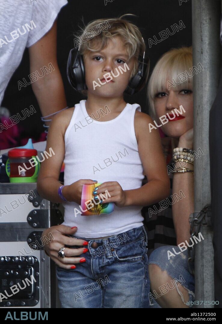 Jun 26, 2010 - Chicago, Illinois, U.S. - Singer GWEN STEFANI attends with kids her husband Gavin Rossdale's concert at the Taste of Chicago Festival in Chicago. 26/06/2010
