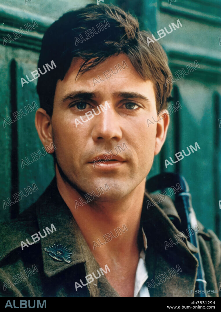MEL GIBSON in GALLIPOLI, 1981, directed by PETER WEIR. Copyright ASSOC R&R FILMS/PARAMOUNT.