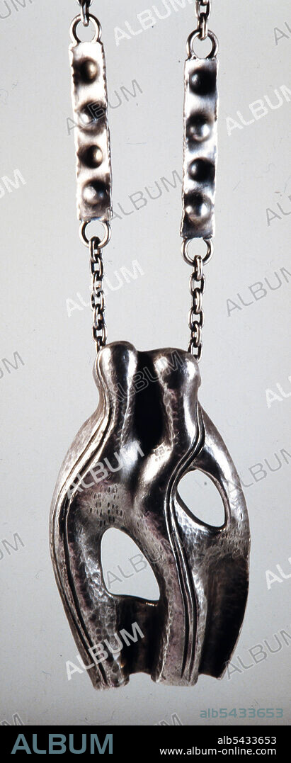 Collar, obra de Ninon Collet, 1965. Colección privada.