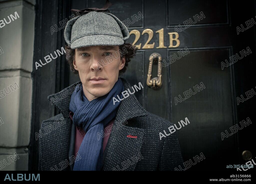 BENEDICT CUMBERBATCH in SHERLOCK, 2010, directed by PAUL MCGUIGAN. Copyright HARTSWOOD FILMS/BBC WALES. 3º temporada.