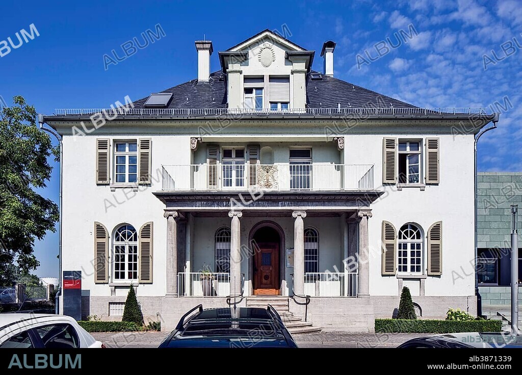 Opel Villa, exhibition and cultural centre, Rüsselsheim, Hesse, Germany, Europe.