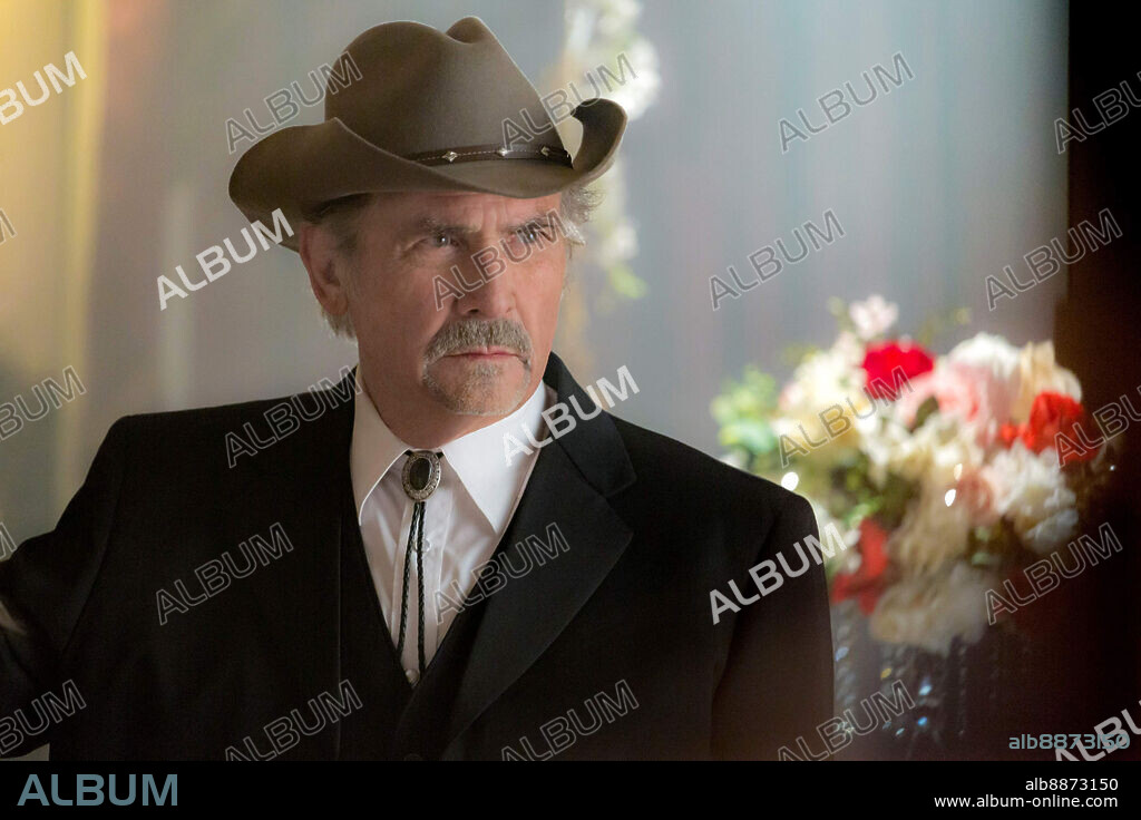 JAMES BROLIN en CORAZONES REALES, 2018 (ROYAL HEARTS), dirigida por JAMES BROLIN. Copyright Brad Krevoy Television.