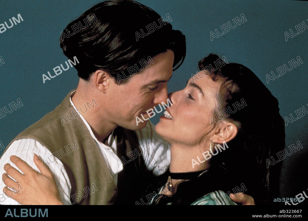 HUGH GRANT et TARA FITZGERALD dans THE ENGLISHMAN WHO WENT UP A HILL BUT CAME DOWN A MOUNTAIN, 1995, réalisé par CHRISTOPHER MONGER. Copyright MIRAMAX.