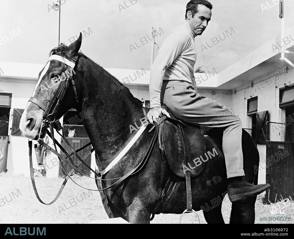 RICARDO MONTALBAN en ESE DESINTERESADO AMOR, 1963 (LOVE IS A BALL). Copyright UNITED ARTISTS.