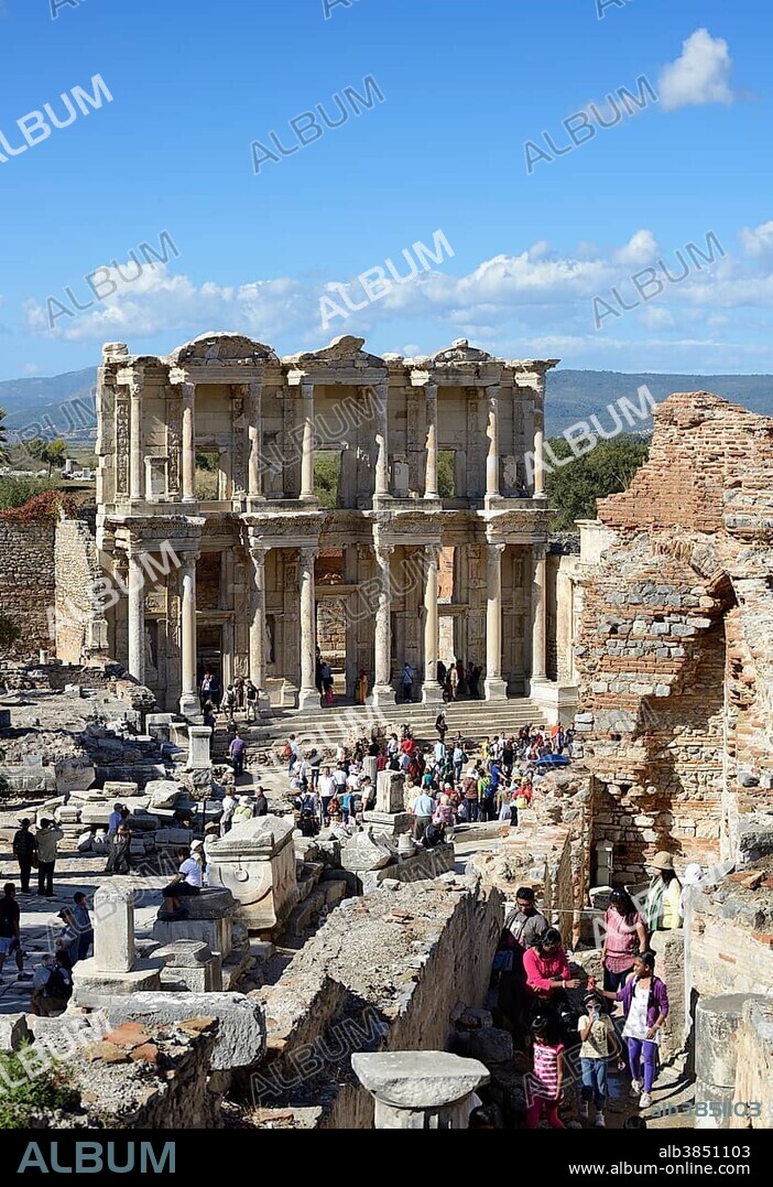 Library of Celsus, ancient city of Ephesus, Efes, UNESCO World Heritage Site, Aegean Sea, Turkey, Asia.