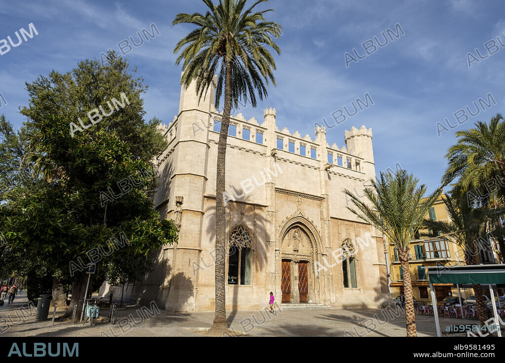 Lonja de Palma de Mallorca , Sa Llotja, antigua sede del Colegio de Mercaderes, Monumento histórico-artístico, construida por Guillem Sagrera entre 1420 y 1452, Palma, Mallorca, balearic islands, Spain.