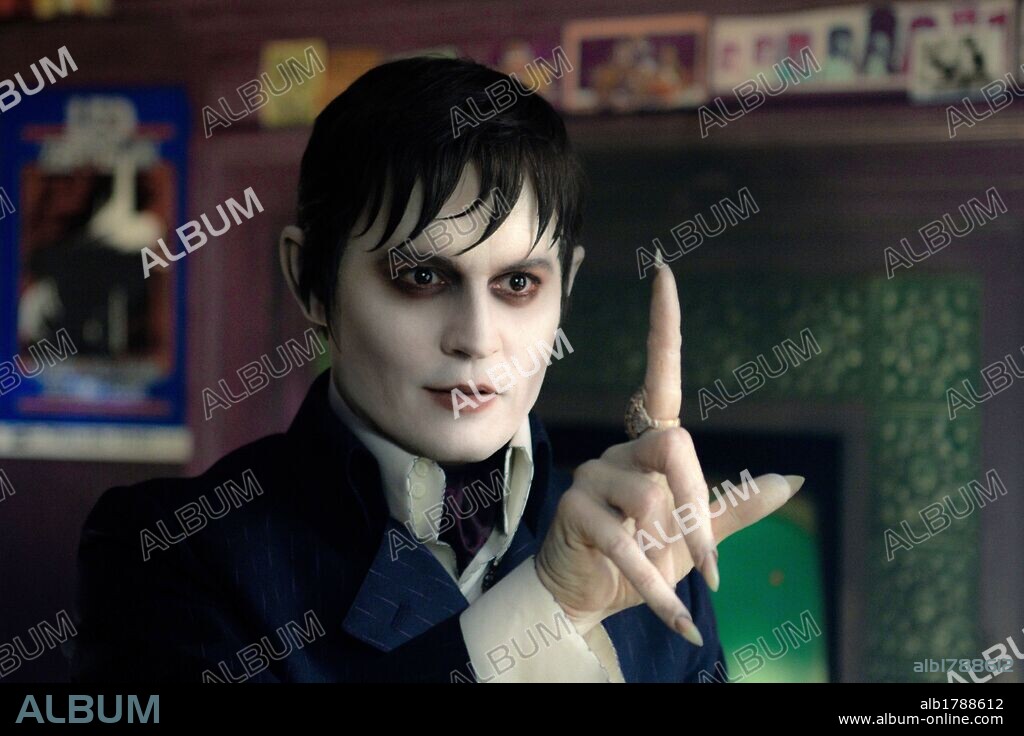 JOHNNY DEPP in DARK SHADOWS, 2012, directed by TIM BURTON. Copyright WARNER BROS. PICTURES.