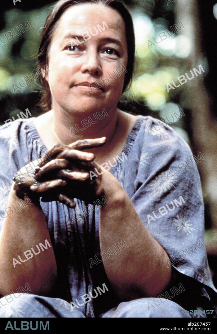 KATHY BATES in AT PLAY IN THE FIELDS OF THE LORD, 1991, directed by HECTOR BABENCO. Copyright SAUL ZAENTZ COMPANY.