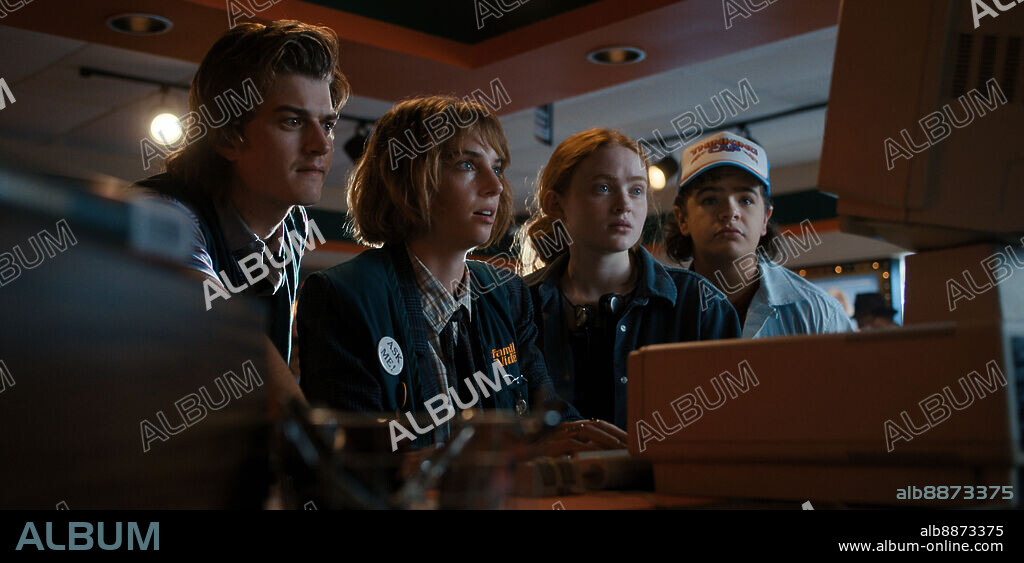 GATEN MATARAZZO, JOE KEERY, MAYA HAWKE and SADIE SINK in STRANGER THINGS, 2016, directed by MATT DUFFER and ROSS DUFFER. Copyright 21 LAPS ENT/MONKEY MASSACRE. Season 4 episode 2.