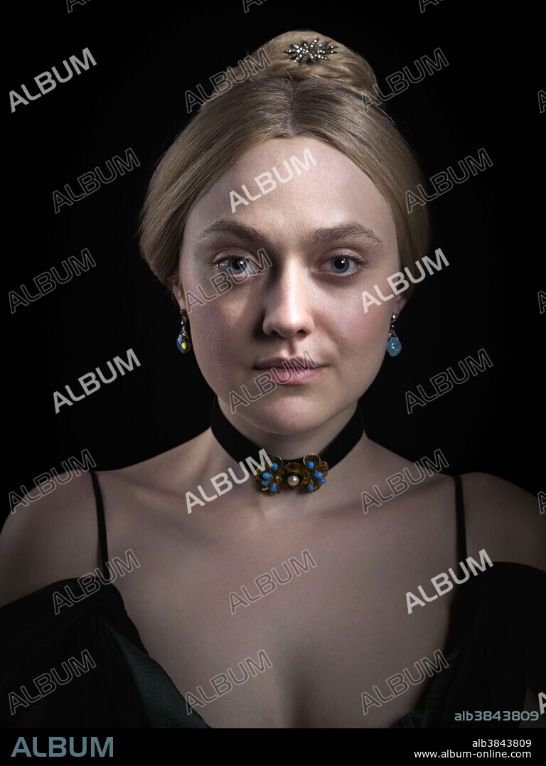 FANNING DAKOTA. DAKOTA FANNING en THE ALIENIST, 2018, dirigida por JAKOB VERBRUGGEN, JAMES HAWES y PACO CABEZAS. Copyright ANONYMOUS CONTENT.
