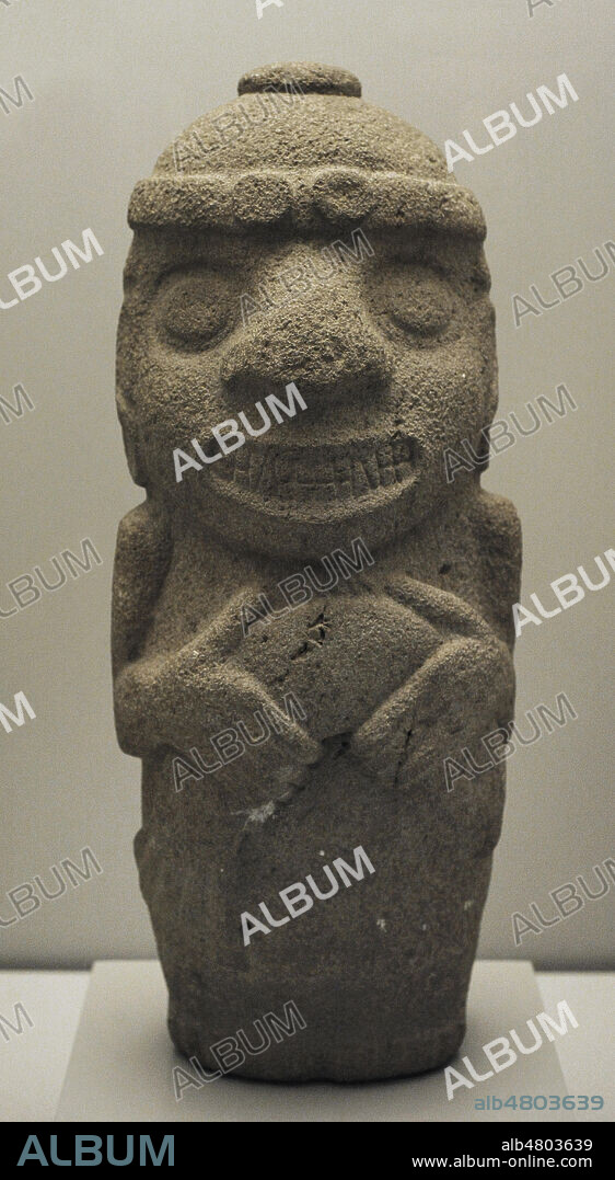Figura representando a un jefe. Piedra. Cultura de San Agustín (100-1000 d. C.). Colombia. Museo de América. Madrid. España.
