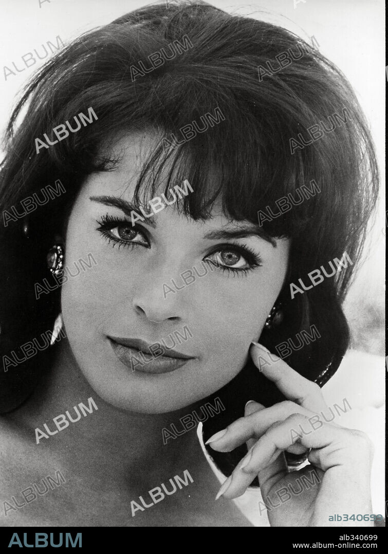 SENTA BERGER dans CAST A GIANT SHADOW, 1966, réalisé par MELVILLE SHAVELSON. Copyright UNITED ARTISTS.