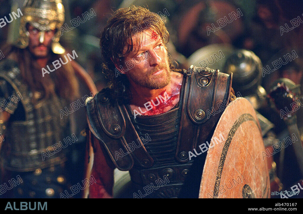 SEAN BEAN en TROYA, 2004 (TROY), dirigida por WOLFGANG PETERSEN. Copyright WARNER BROS. / BAILEY, ALEX.