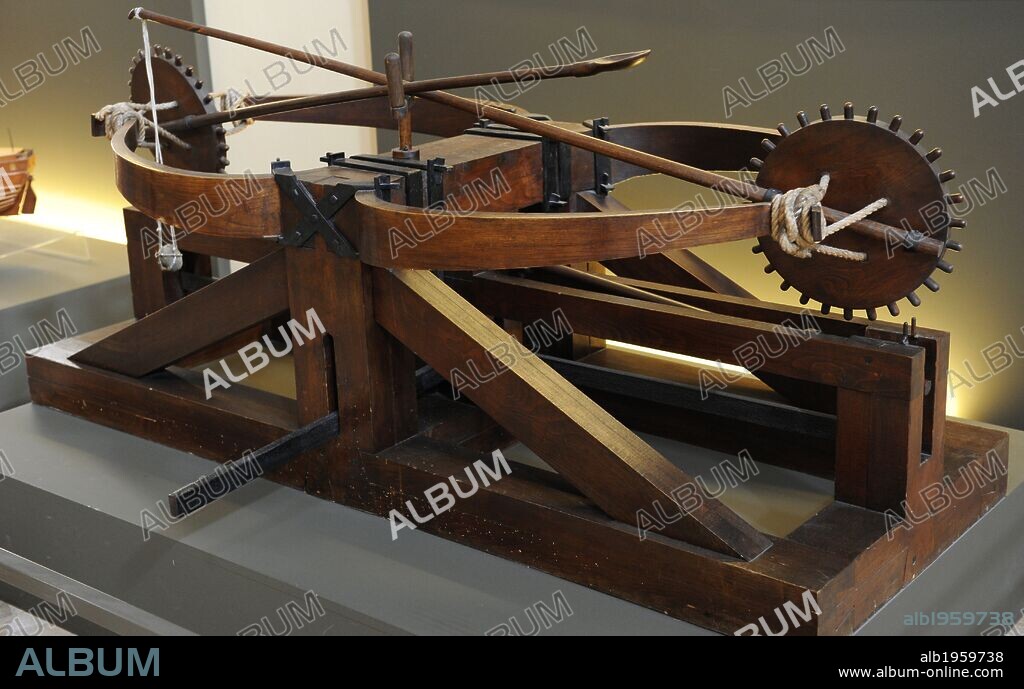 Renaissance. Military Engineering. Drawn in the Atlantic Codex (folio 152 1485-1490) of Leonardo Da Vinci. The double catapult, with bucket and sling. Model. National Museum of Science and Technology Leonardo Da Vinci. Milan. Italy.