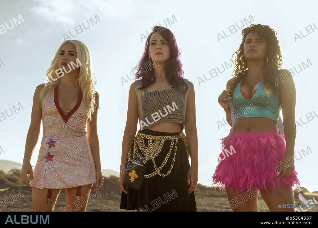 LALI ESPOSITO, VERONICA SANCHEZ and YANY PRADO in SKY ROJO, 2021, directed by DAVID VICTORI. Copyright Vancouver Media / Netflix.