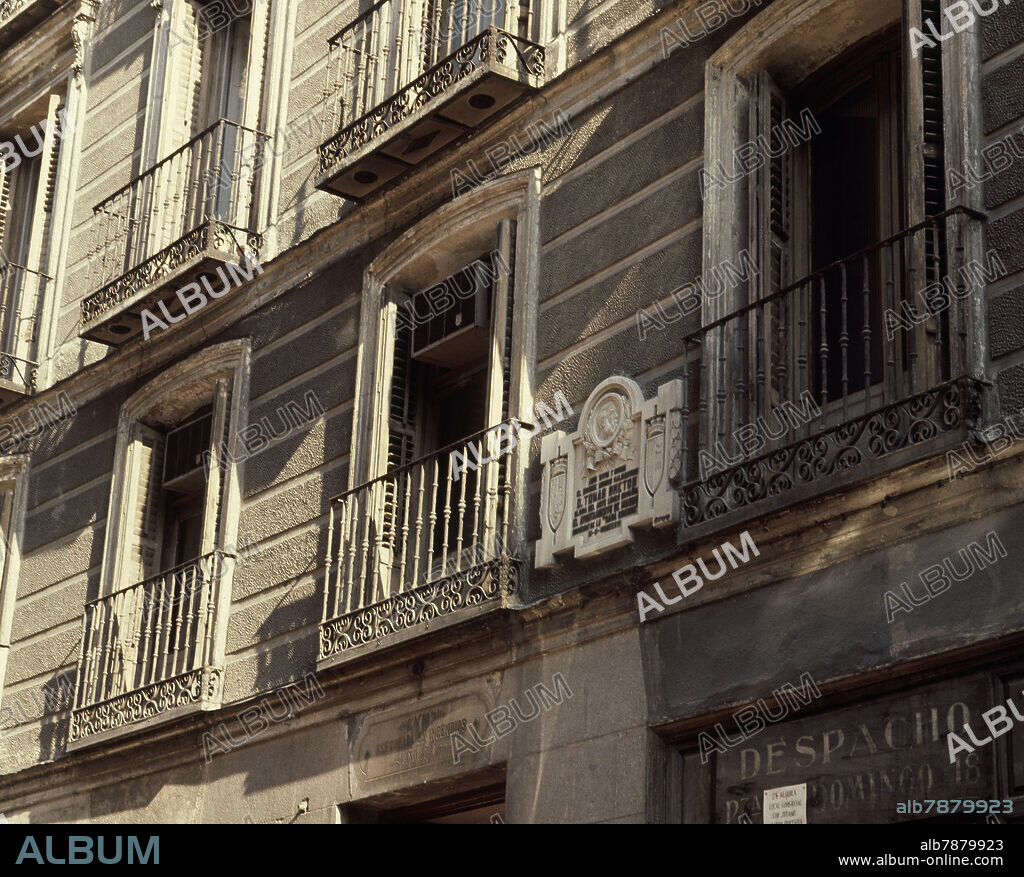 CALLE CAMPOMANES - BARRIO DE PALACIO.