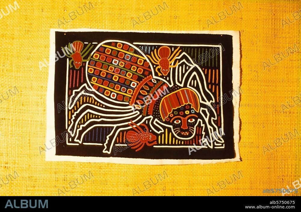 Ethnologie : indiens Kuna, "Kuna Yala" (pays Kuna), San Blas, Panama, 2e moitié du 20e siècle. Mola (corsage portant des motifs sur l'avant et l'arrière, réalisés à partir de tissus de couleurs différentes) : mola de l'araignée. (D'une série de Molakana avec représentations d'animaux terrestres et célestes). Collection particulière.