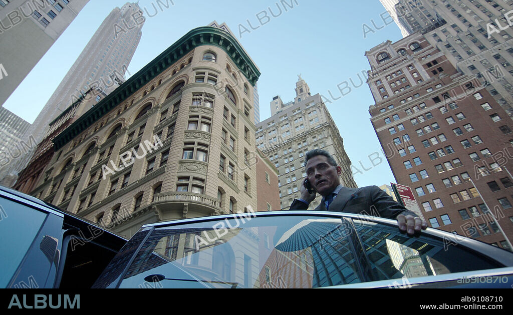 RUFUS SEWELL in KALEIDOSCOPE, 2023, directed by EVERARDO GOUT, MAIRZEE ALMAS, ROBERT TOWNSEND and RUSSELL LEE FINE. Copyright Automatik Entertainment / Netflix.