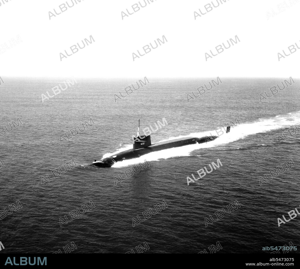 1976 - Aerial port bow view of the Lafayette class nuclear-powered strategic missile submarine USS VON STEUBEN (SSBN 632) underway.