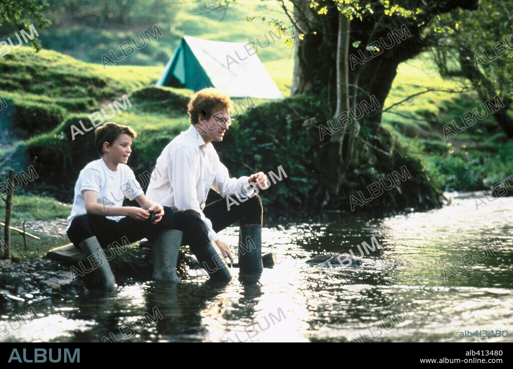 CHRIS CLEARY MILES and WILLIAM HURT in SECOND BEST, 1994, directed by CHRIS MENGES. Copyright MONARCHY ENT.